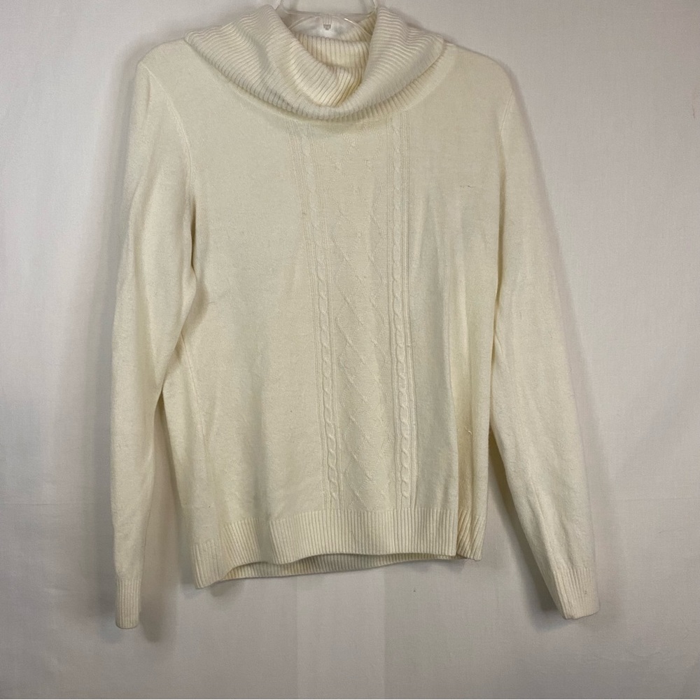 CAROLYN TAYLOR Off White Cream Turtleneck Sweater 100% Acrylic Size Medium
